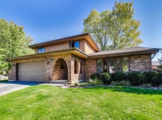 5631 Harmarc Pl, Downers Grove, IL 60516