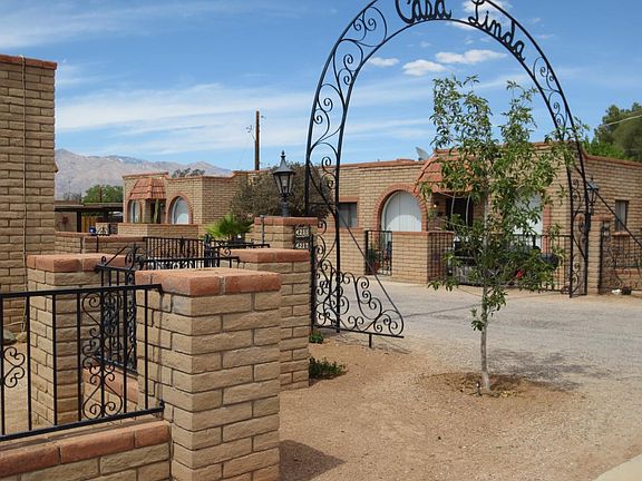 Entrance to Lee Street Casitias
