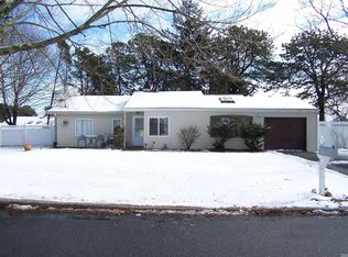 19 Pine Gate, East Patchogue, NY 11772