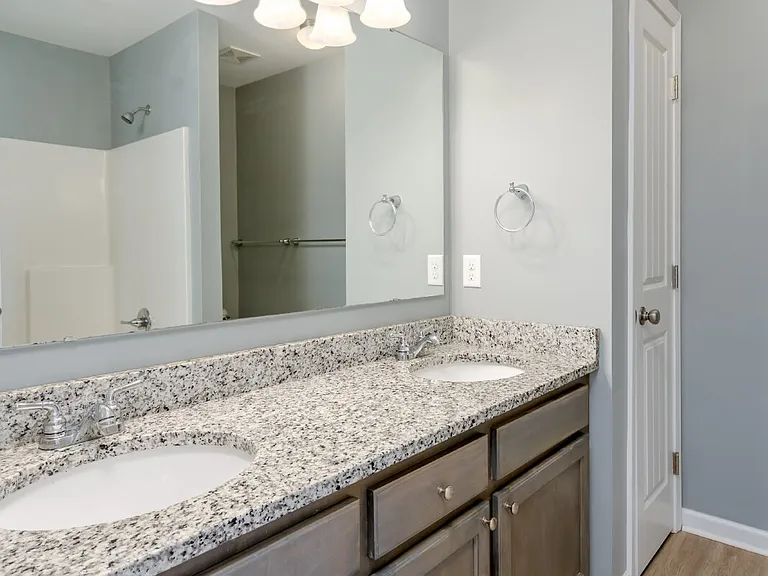 2860 Foxcroft Cir — Photo 20