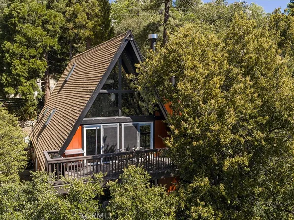 26569 Amador Ln, Lake Arrowhead, CA 92352