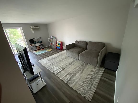 2nd image of 9724 S Karlov Ave #4-302