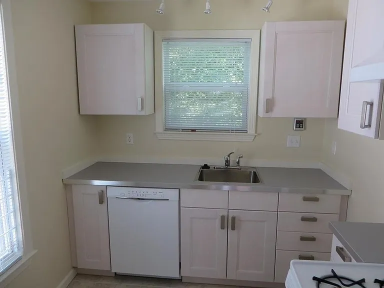 601 Bellevue Pl #D — Photo 7