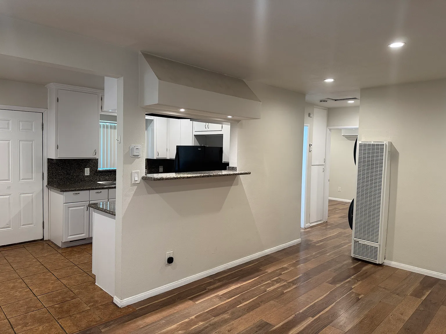 2 bed, 900 sqft, $2,150 — Photo 1
