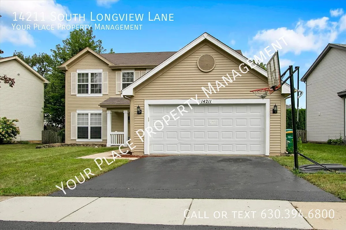 New Carpet! Freshly Painted! 4BR, 2.5BA in desirable Lakewood Falls of Plainfield! — Photo 2