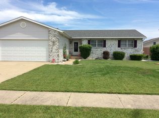 736 N Monroe Ave, Bradley, IL 60915