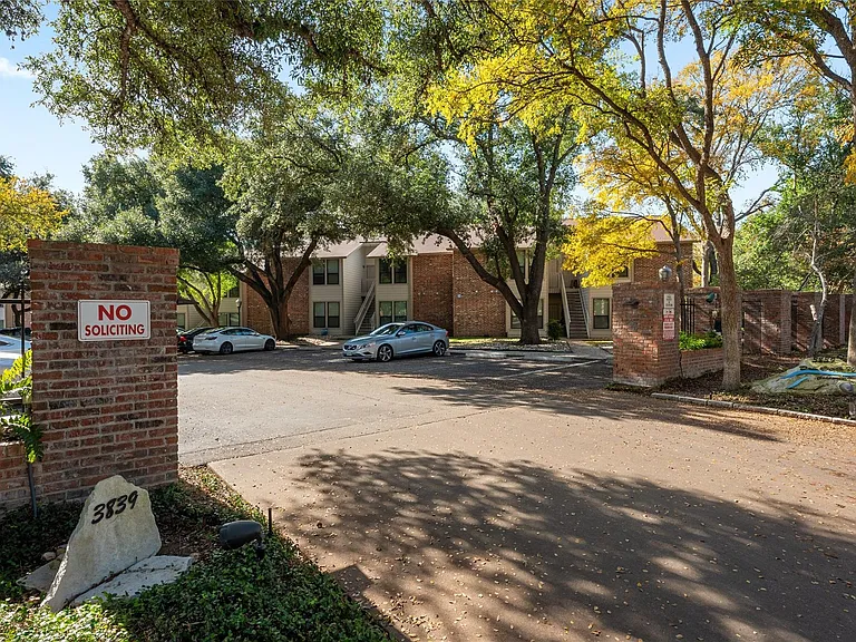 3839 Dry Creek Dr #109 — Photo 2