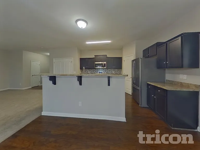 11335 Breezehill Ln — Photo 5