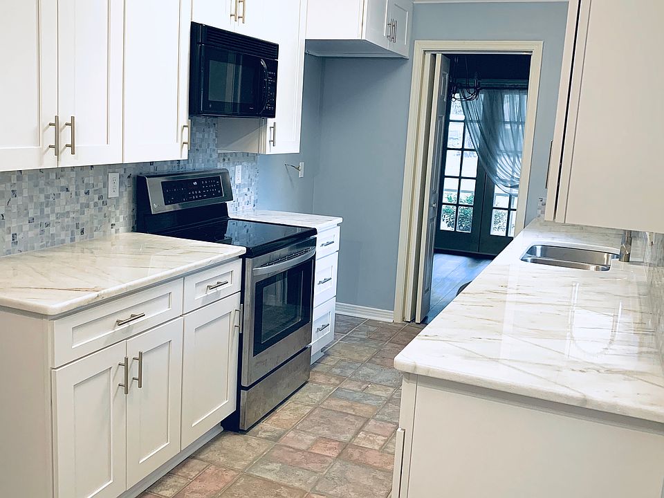 1st image of 380 E Essex Dr