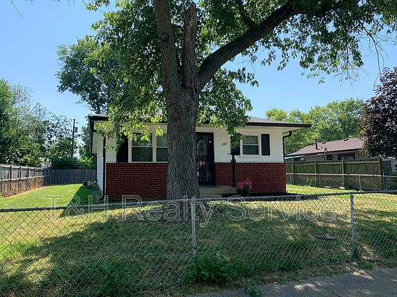 4th image of 2005 Dayton Ave