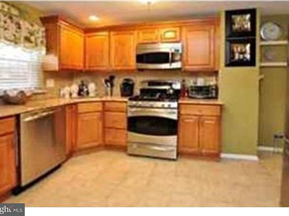 5th image of 5454 Vicaris St