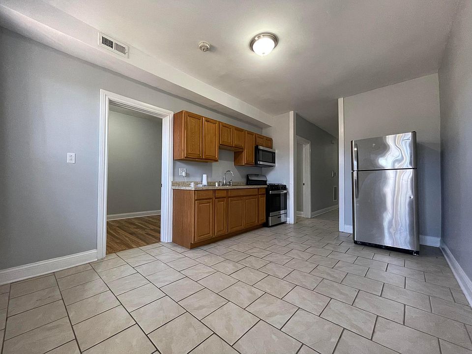 1st image of 5846 S Calumet Ave #1N