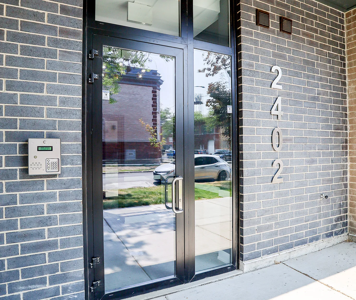 2 bed, $3,400 — Photo 3