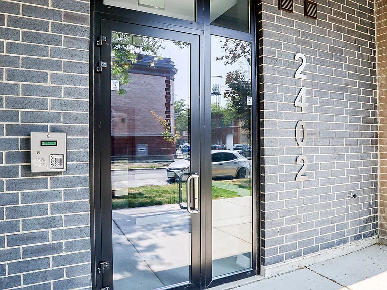 2402 W Carmen Ave #201 — Photo 16