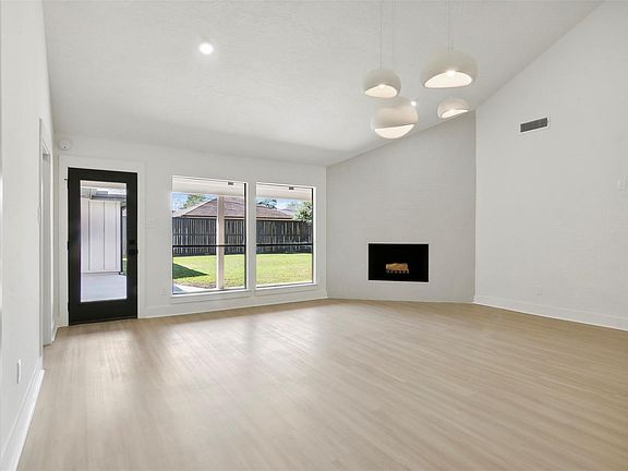 5th image of 4655 Monticello St