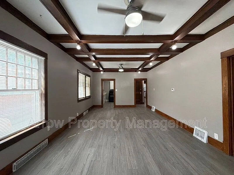 3 bed, 1.0 bath, 1232 sqft, $1,195 — Photo 4