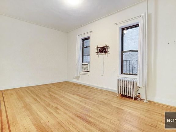 4th image of 1619 York Ave APT 3C