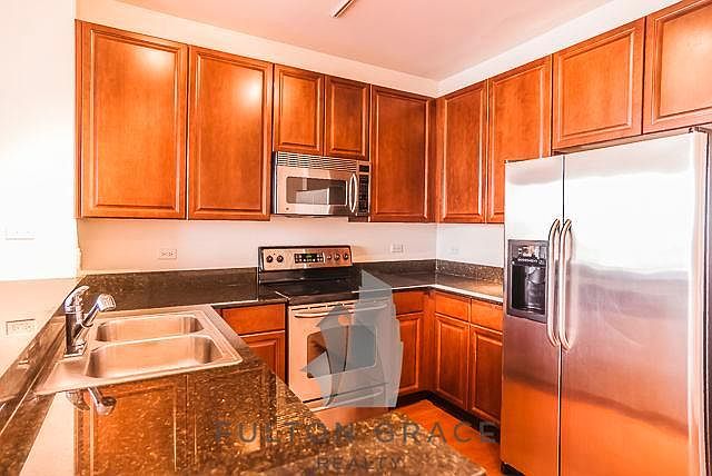1st image of 1843 S Calumet Ave #1709