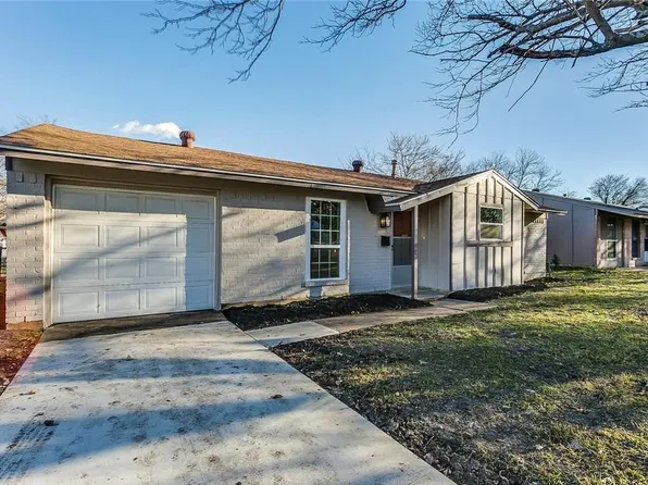 805 SW Southridge Dr, Burleson, TX 76028