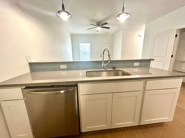 1820 Riverview Drive — Photo 12