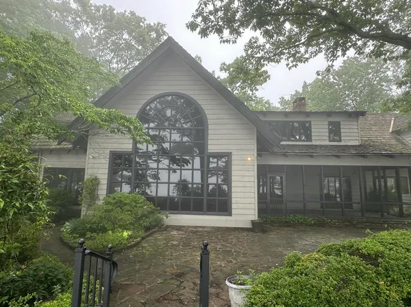 4608 Chestnut Ave, Signal Mountain, TN 37377