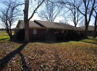 2134 Wellington Dr, Grand Prairie, TX 75051