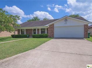 110 River Park Dr, Luling, TX 78648