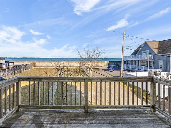 5th image of 184 Broadsound Ave
