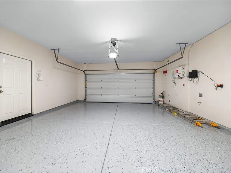 16005 Blueberry Ave — Photo 40