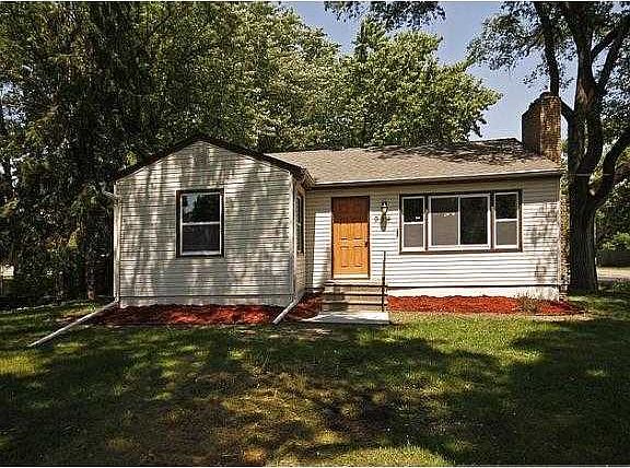 2nd image of 914 73rd Ave N