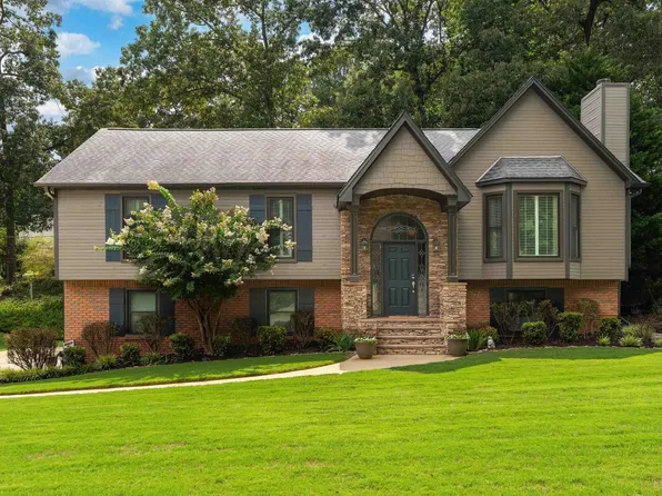 109 Saint Charles Dr, Helena, AL 35080