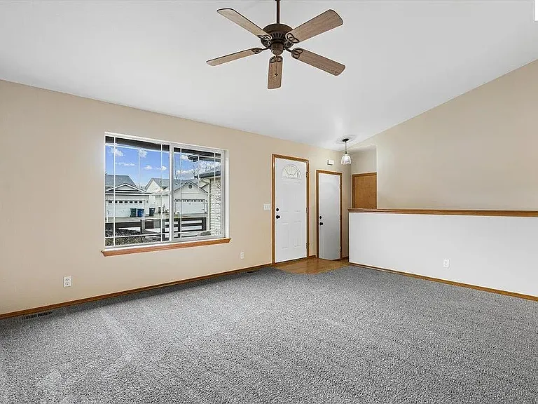 842 N Doryport Ct — Photo 15