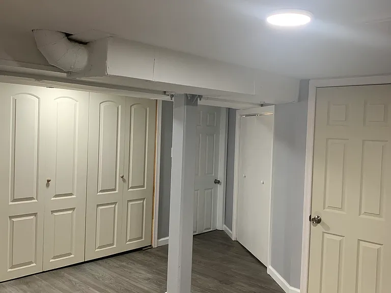 1039 Woolley Ave — Photo 4