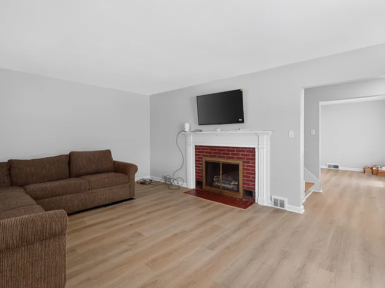 239 S Sparks St — Photo 14
