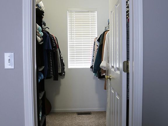 3rd image of 4012 Blackstone Dr