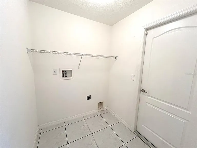 106 Point Of Woods Dr — Photo 34