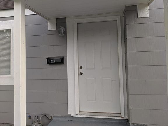 3rd image of 1877 Republic Ave