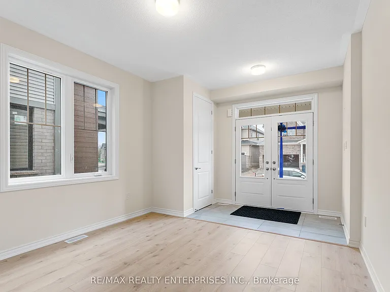 1114 Denton Dr — Photo 3