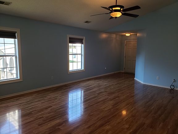 5th image of 217 Ponderosa Dr