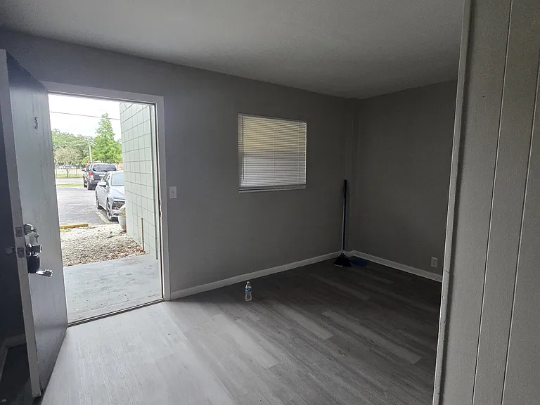 1703 W Reynolds St #3 — Photo 1