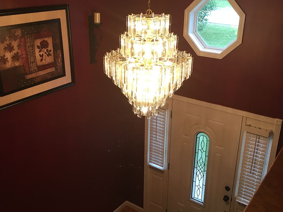 2nd image of 20 Carnation Dr