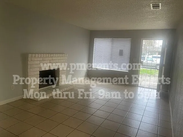 1935 Hickock Ct — Photo 2