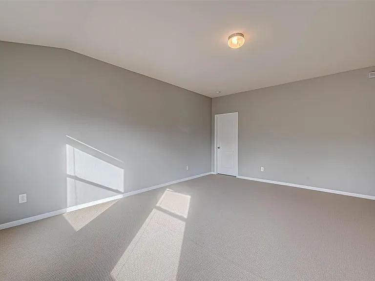 502 Mornington Ln — Photo 44