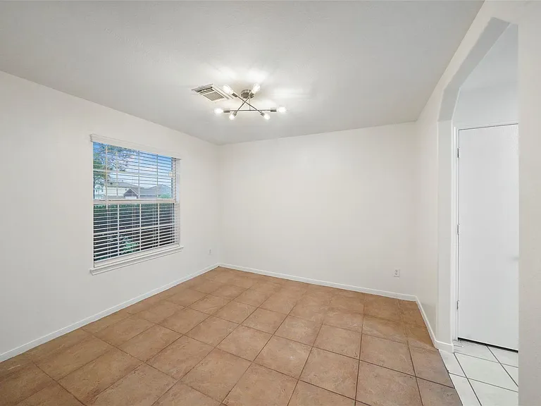 5503 Jefferson St — Photo 7