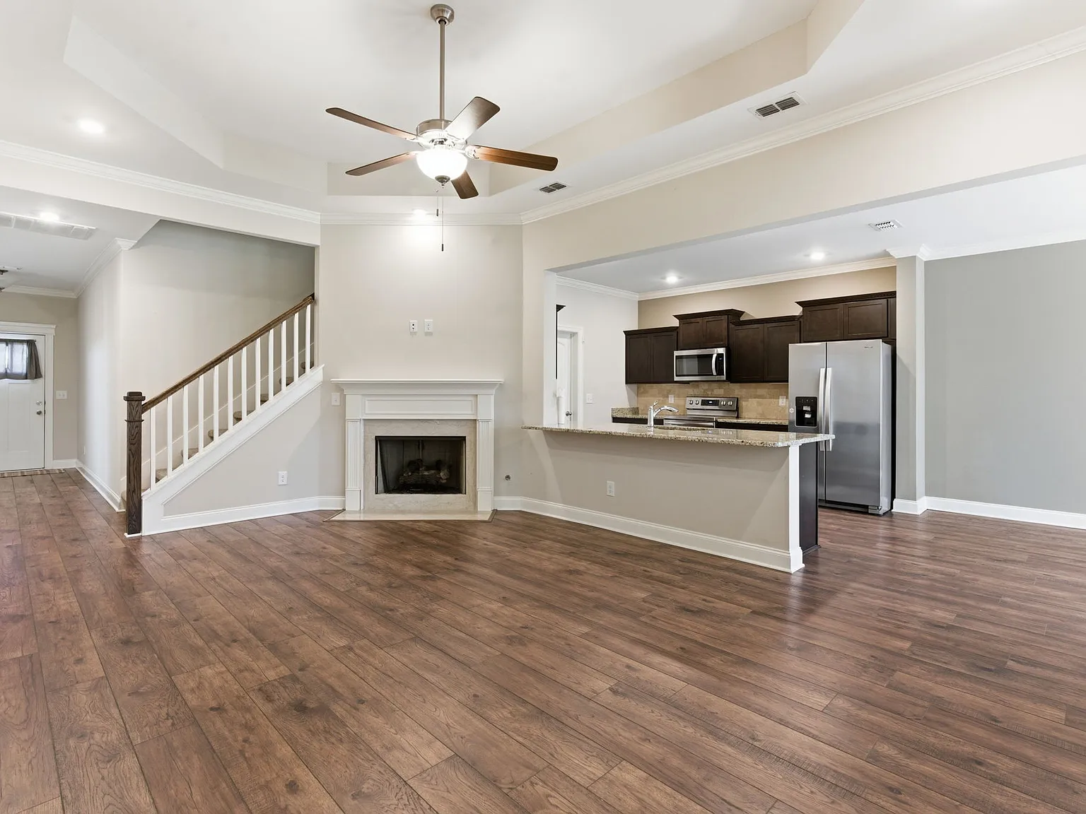 4 bed, 2173 sqft, $2,800 — Photo 4