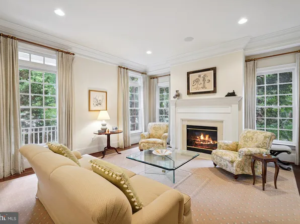 1468 Evans Farm Dr, Mc Lean, VA 22101