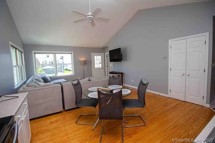 10 Groveway #10 — Photo 6