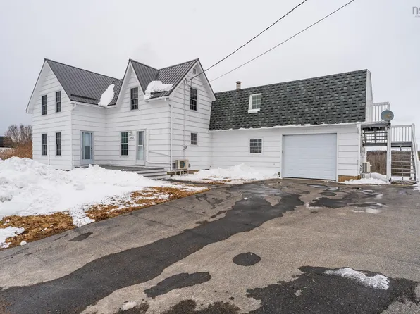 783 Saulnierville Rd, Clare, NS B0W 2Z0