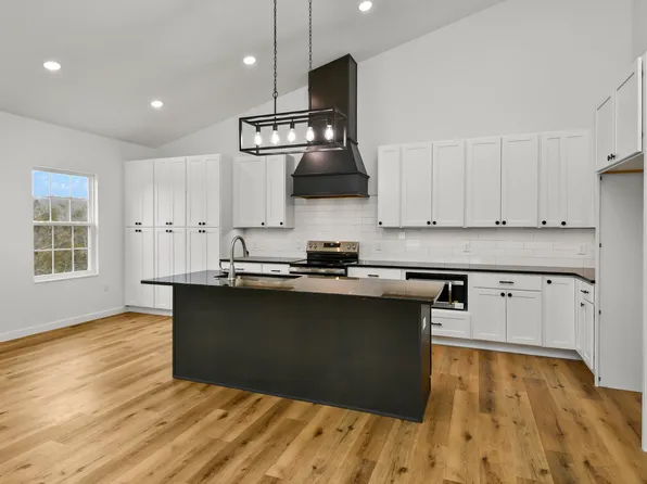 484 Greenbrier Dr Lot 39, Hollister, MO 65672