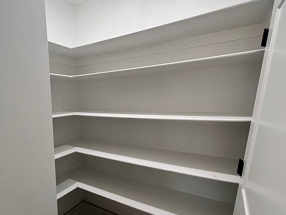 3rd image of 19 Ravell Rd